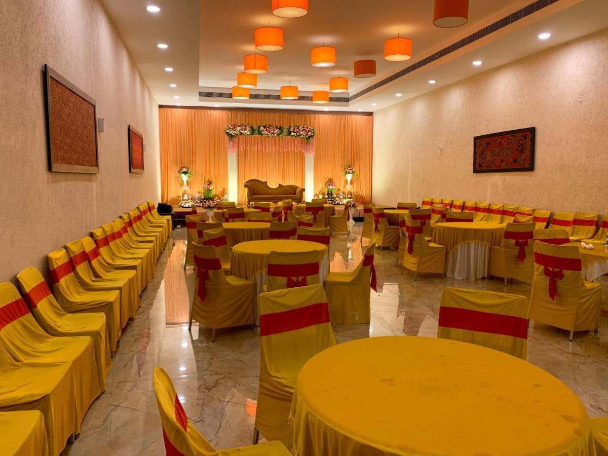 Celebrity Resort - Near Isha Yoga Alāndurai Extérieur photo